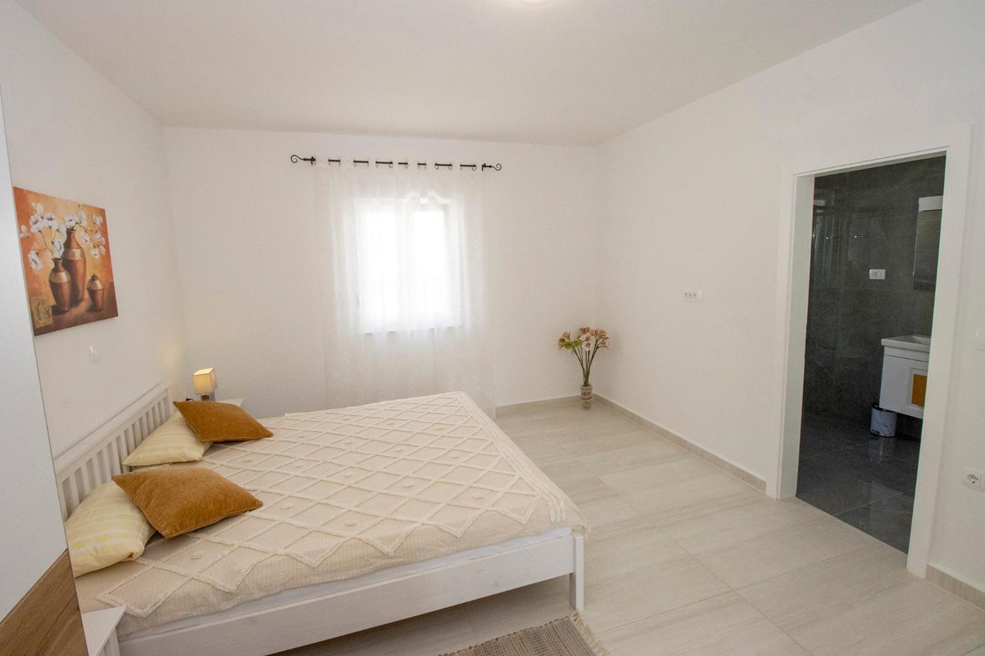 Emmi Nemira Omis Apartment Exterior photo