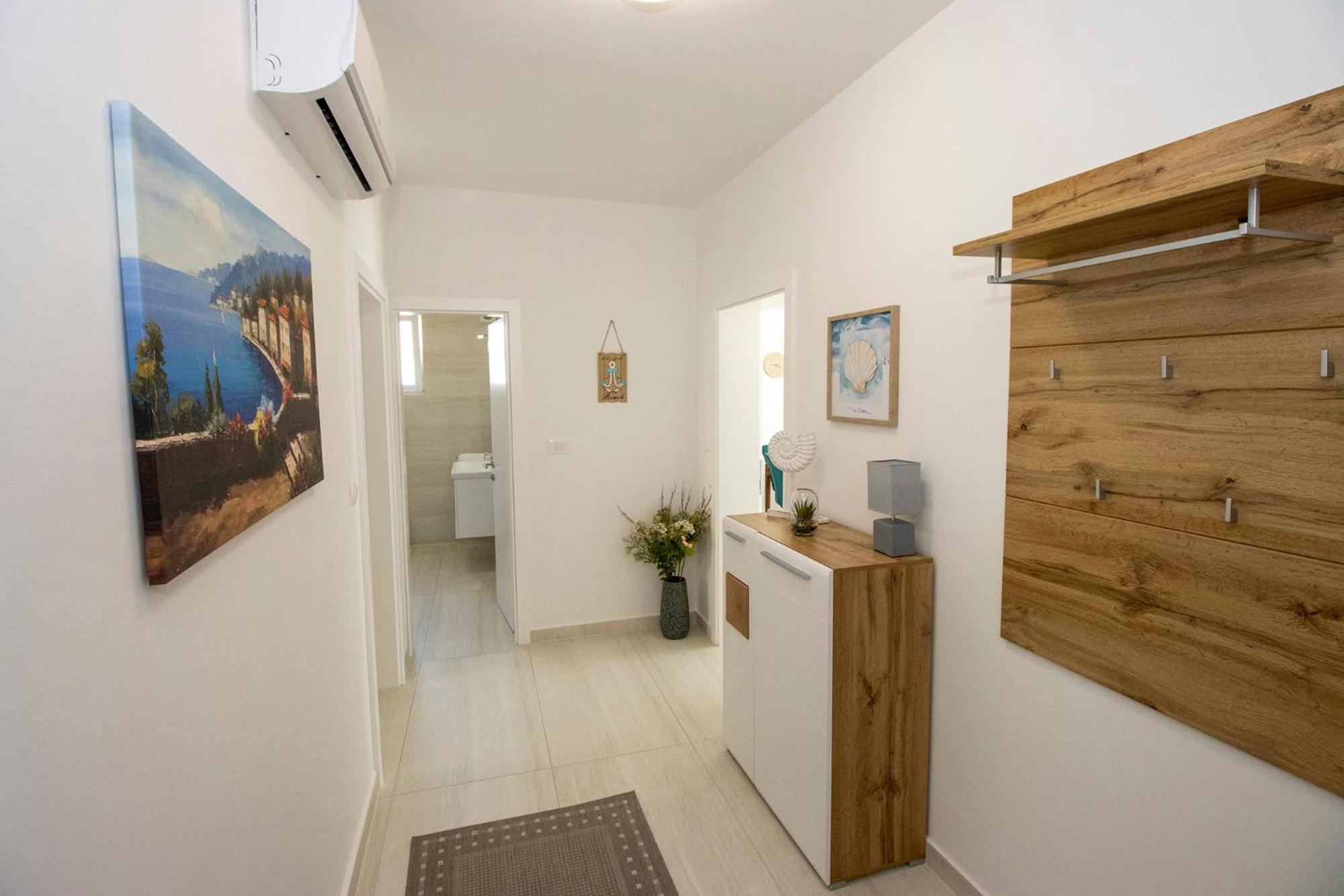 Emmi Nemira Omis Apartment Exterior photo