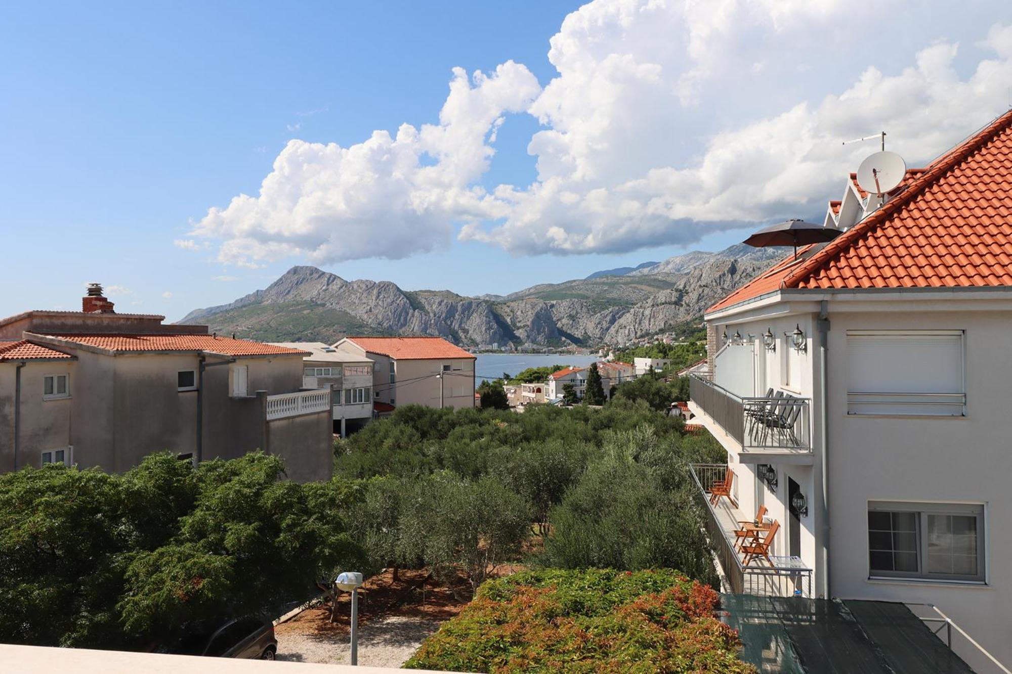 Emmi Nemira Omis Apartment Exterior photo